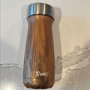 S'well Brown and Silver Wood Grain Accent Bottle